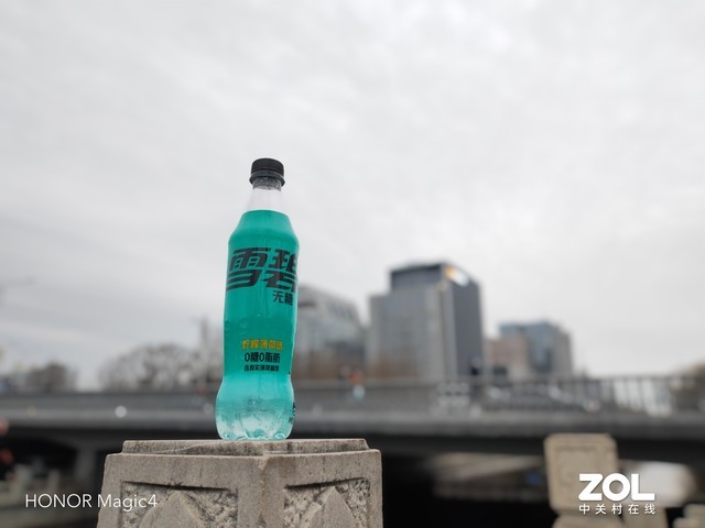 iPhone、榮耀影像實測對比，這次還真不是一分價錢一分貨 